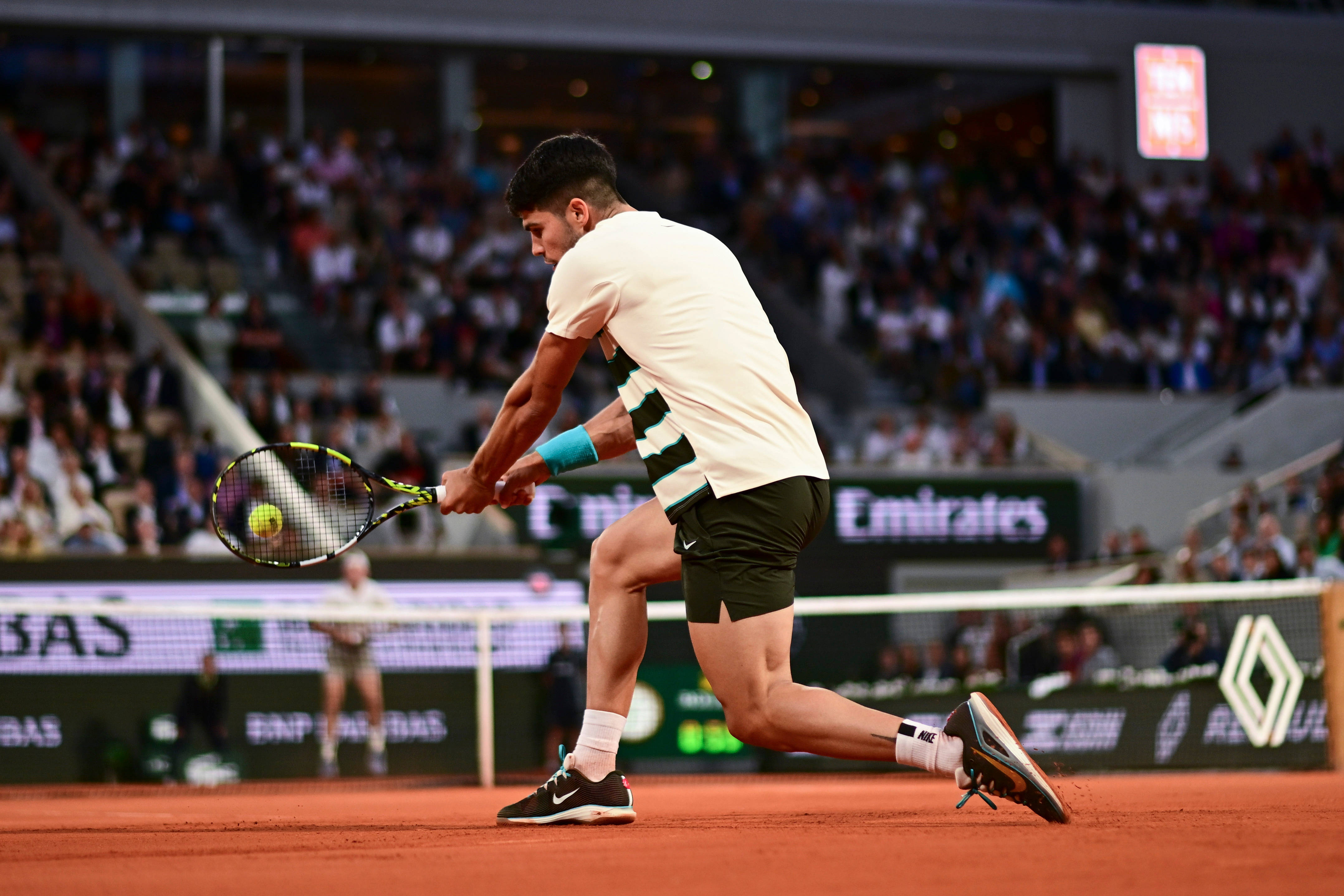 世界网球队强势日本网球队，阿尔卡拉斯绝境逆转