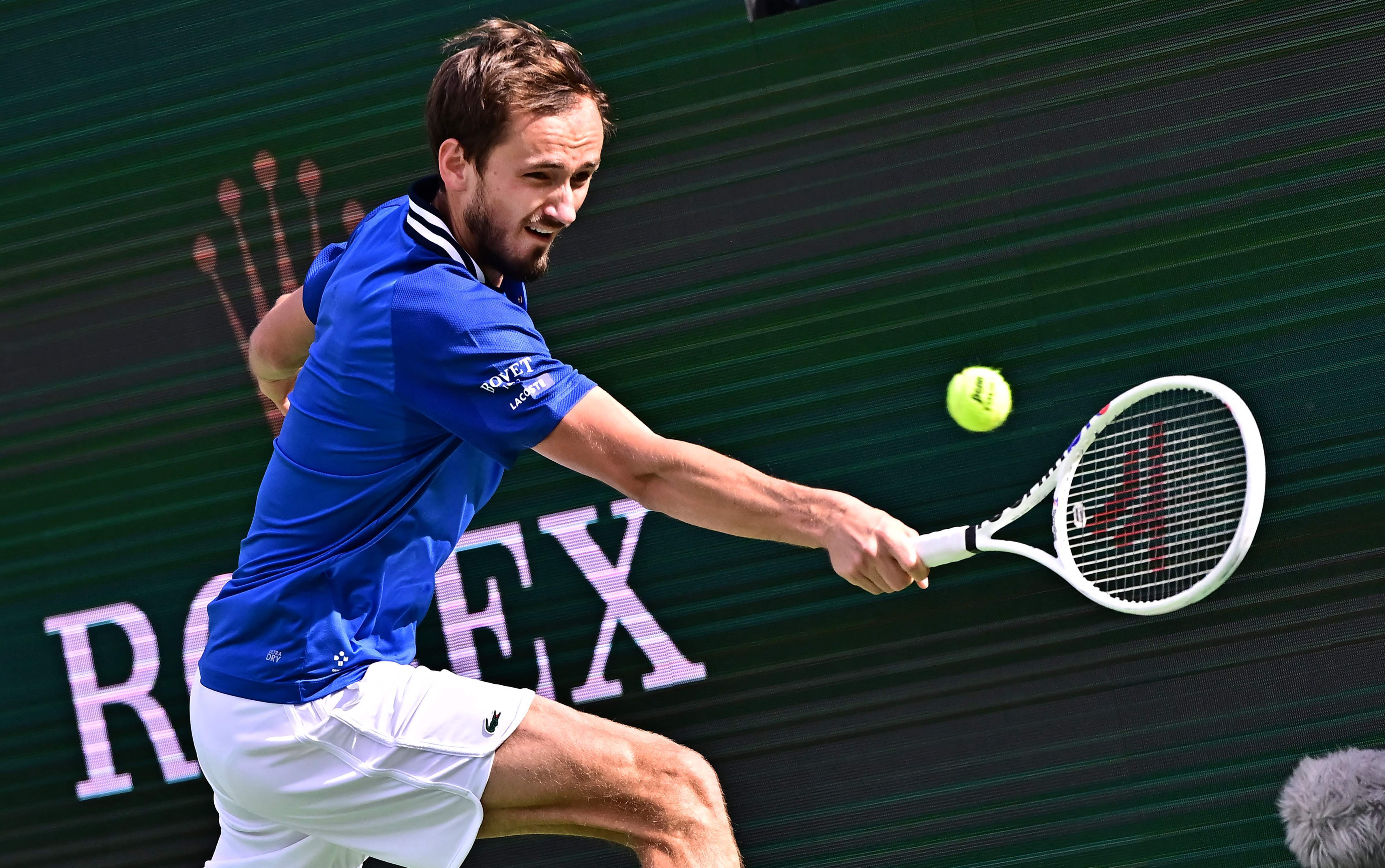 法国网球队轻取美国网球队，梅德韦杰夫打破历史纪录的简单介绍