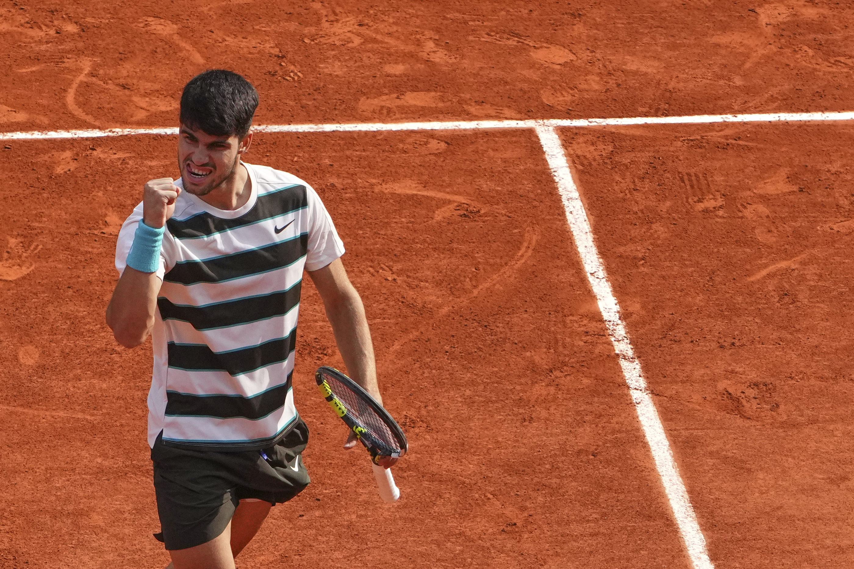 英国网球队轻取美国网球队，阿尔卡拉斯高光表现