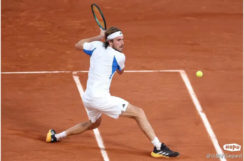 日本网球队爆冷英国网球队，西西帕斯关键制胜的简单介绍