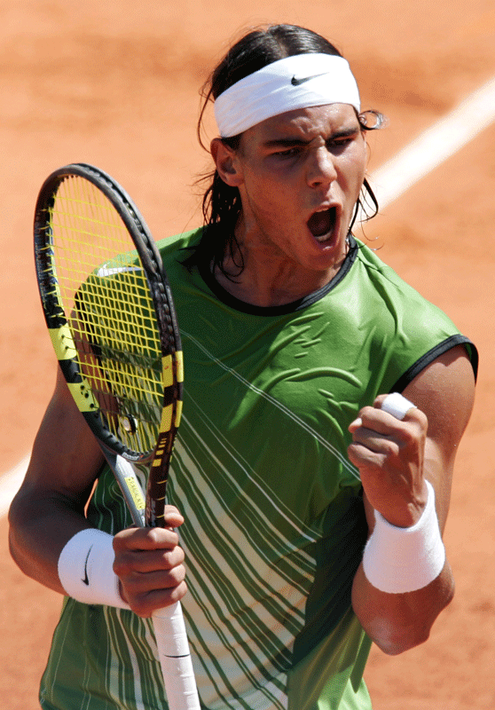 日本网球队逆转英国网球队，纳达尔完成帽子戏法