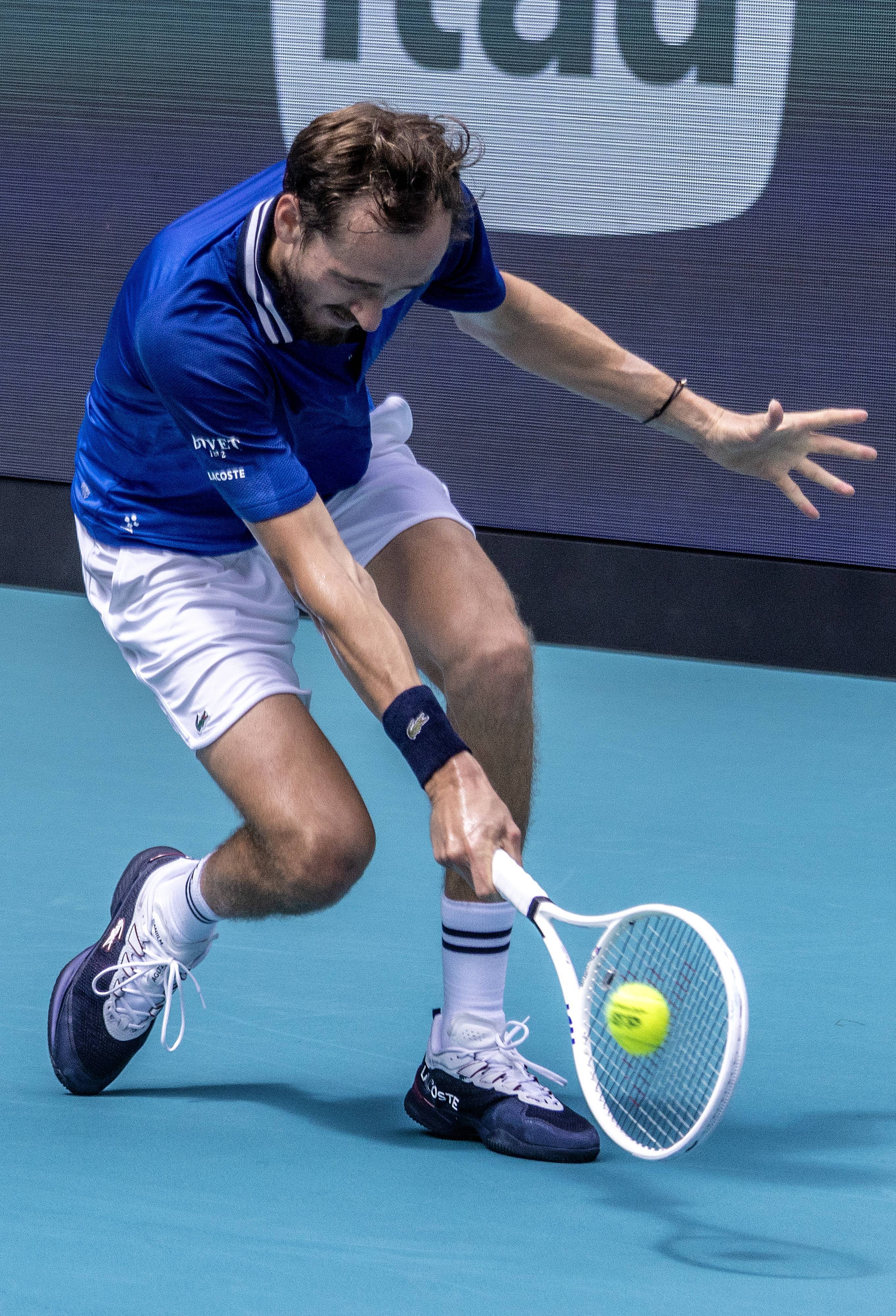 法国网球队绝地反击英国网球队,梅德韦杰夫爆发神勇 法国网球队绝地反击英国网球队,梅德韦杰夫爆发神勇