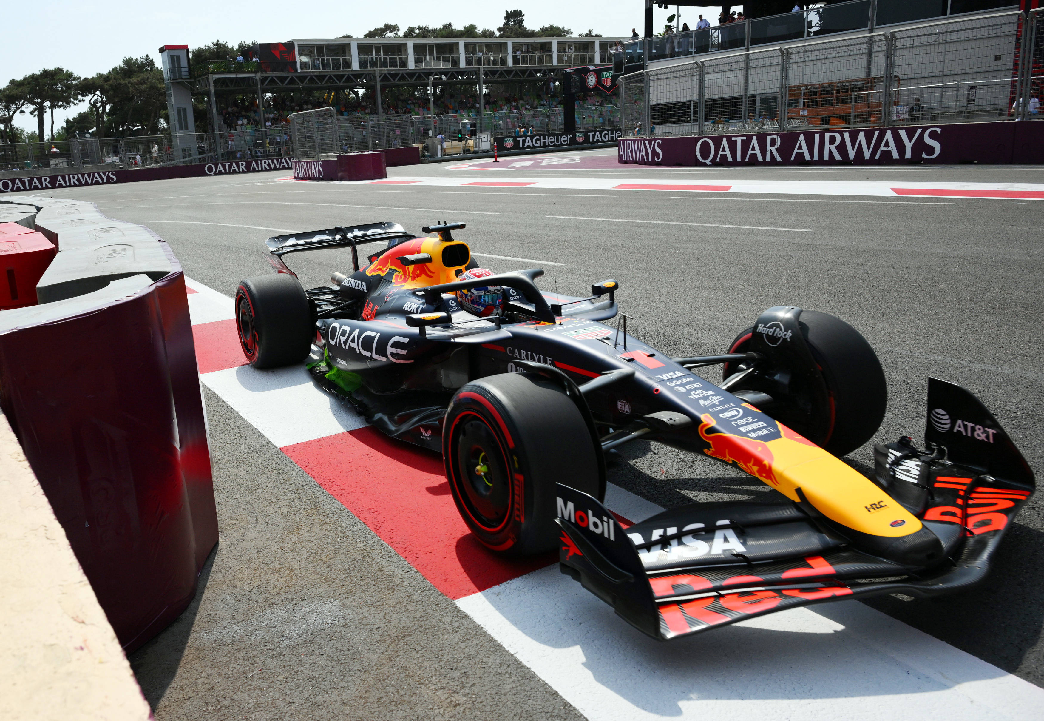 红牛车队碾压梅赛德斯,勒克莱尔统治全场 红牛车队碾压梅赛德斯,勒克莱尔统治全场