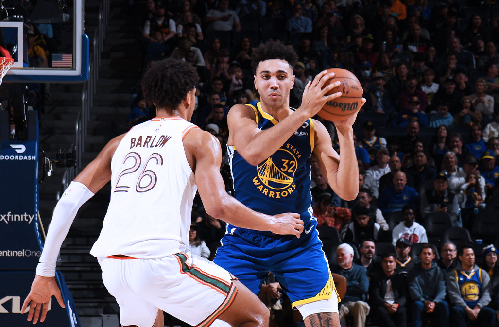 马刺横扫雷霆,库里惊艳四座 马刺横扫雷霆,库里惊艳四座