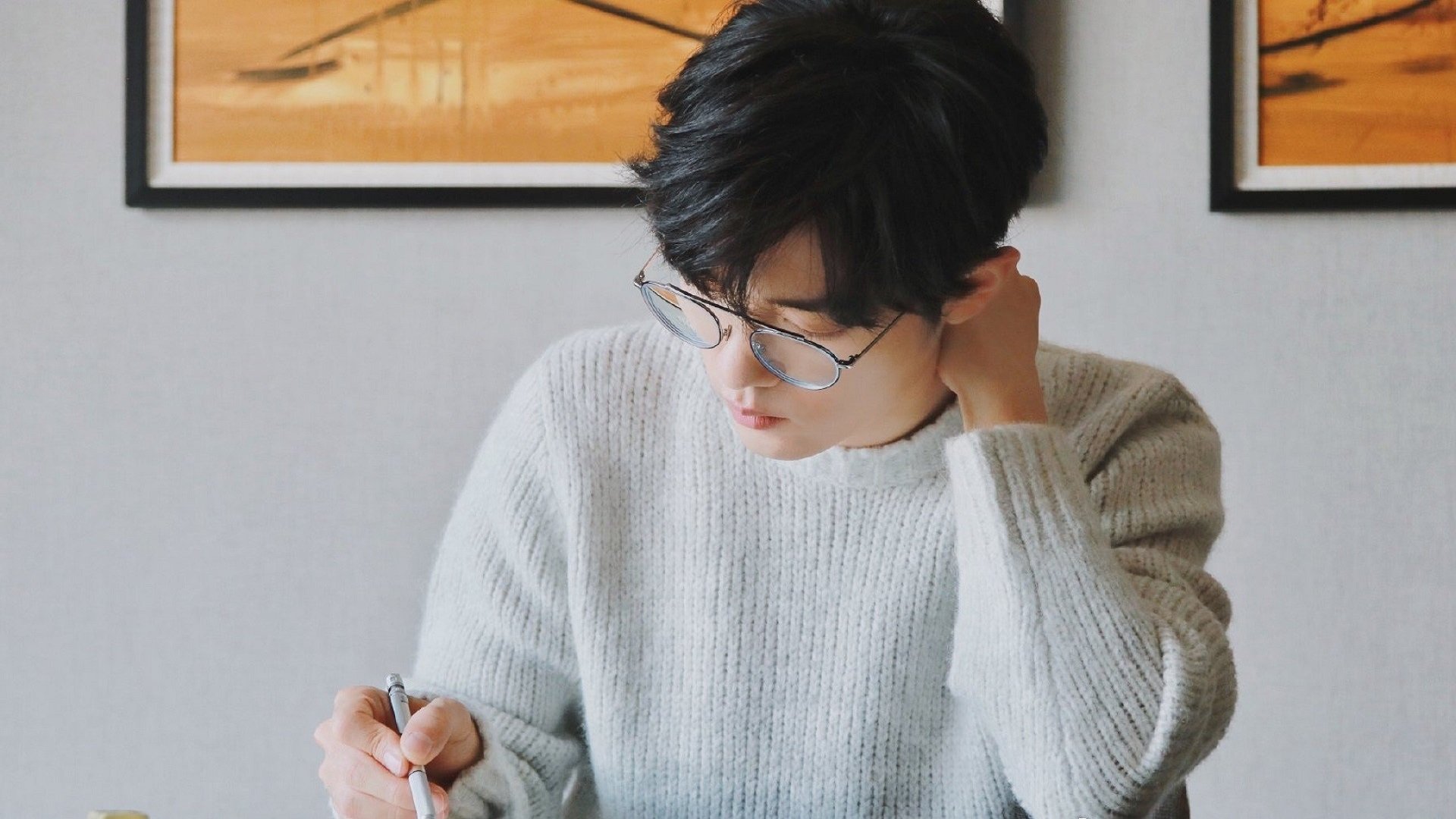 阿圭罗与乌克兰意志，足球在平行世界折射的光