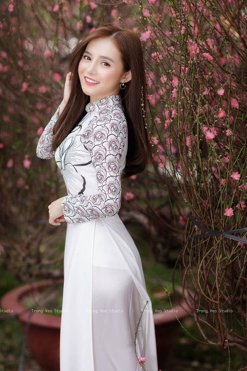 东西两岸同时开火，利拉德三分雨浇灭热火，新疆内线风暴掀翻马刺